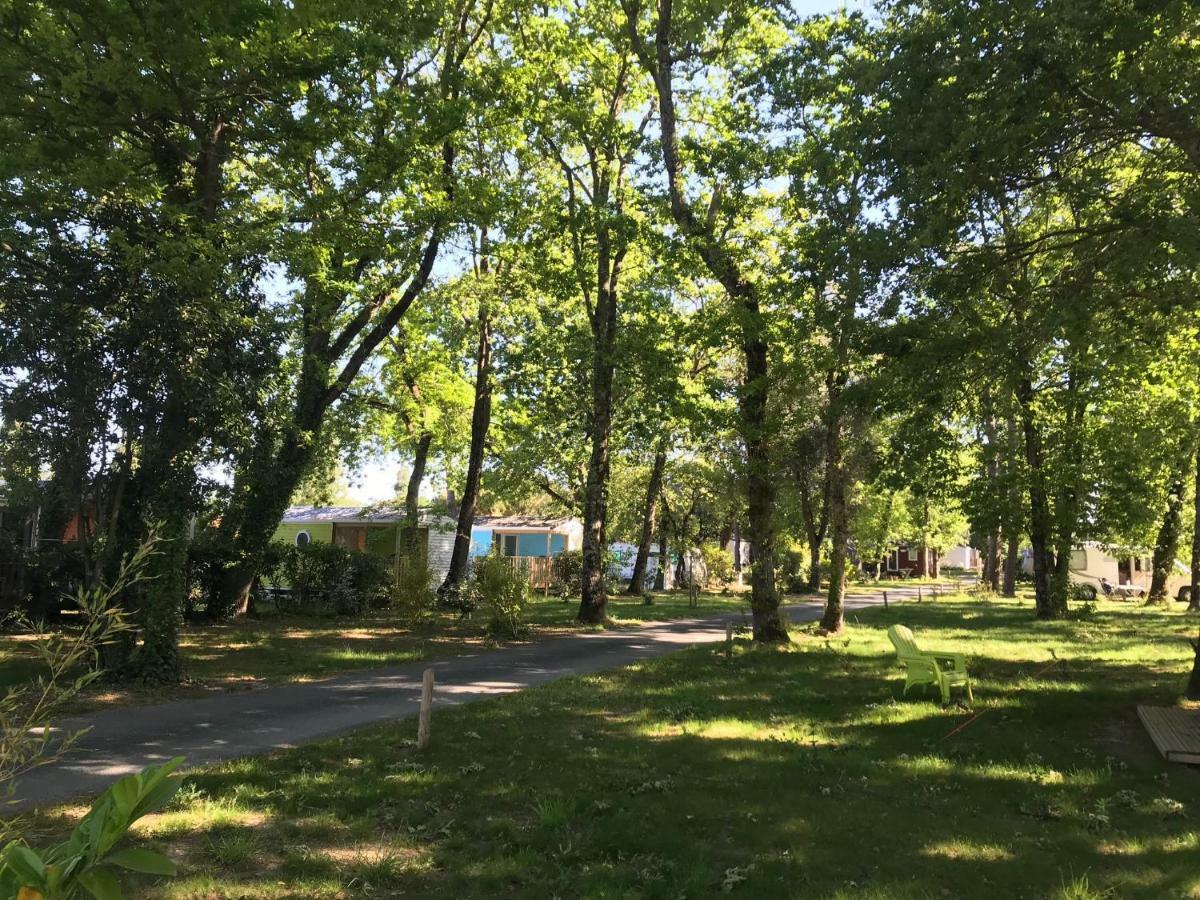 Camping Fleur D'Oleron 奥雷龙圣皮耶尔 外观 照片